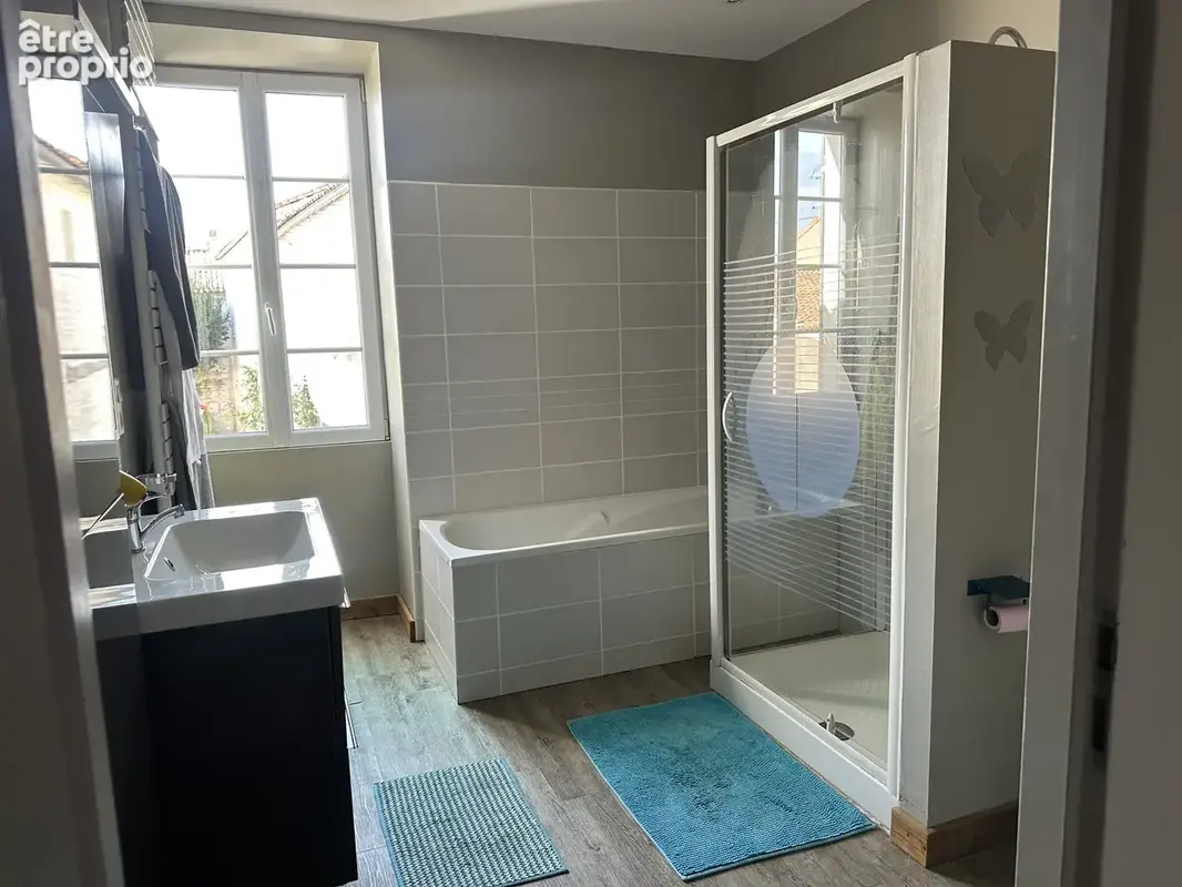 Houlette, superbe maison charentaise de 300m2 rénovée avec goût. - photo 20