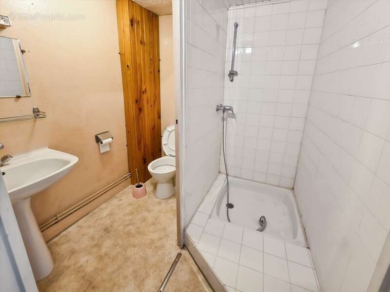 Appartement à MONTMOROT