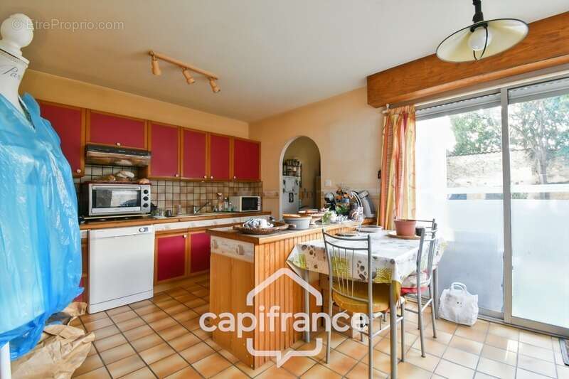 Maison à vendre 4 pièces SAINT JEAN D'ANGELY (17) avec jardin et garage - photo 9