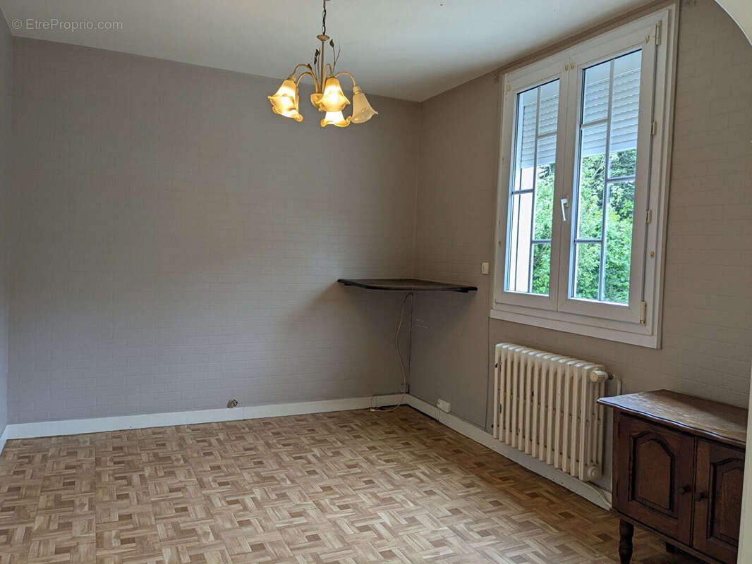 Maison à SAINT-SERVANT