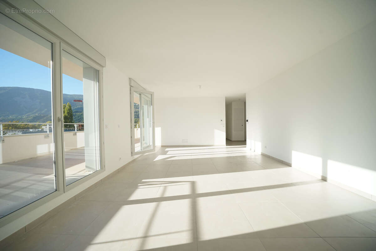 Appartement à MEYLAN