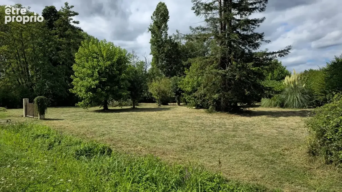 Terrain à COURS-DE-PILE