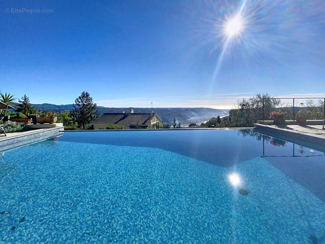 Appartement à GATTIERES