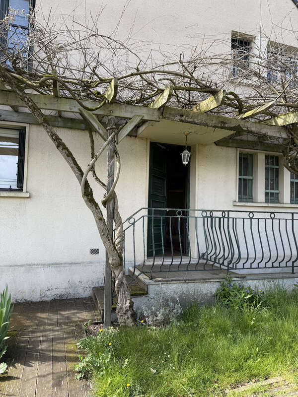 Maison à LA CELLE-SAINT-CLOUD