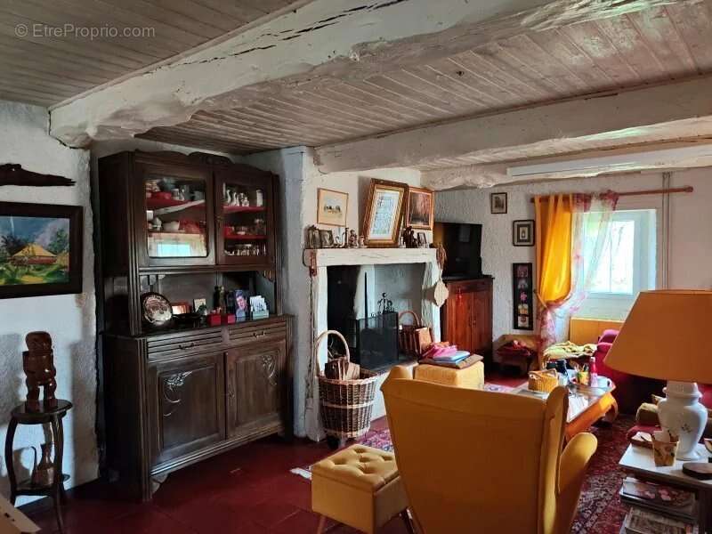 Maison à SEISSAN