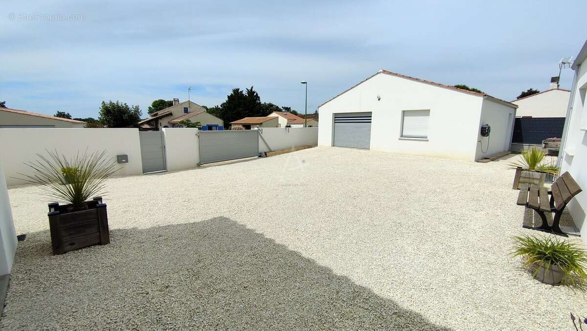 Maison à SAINT-VINCENT-SUR-JARD