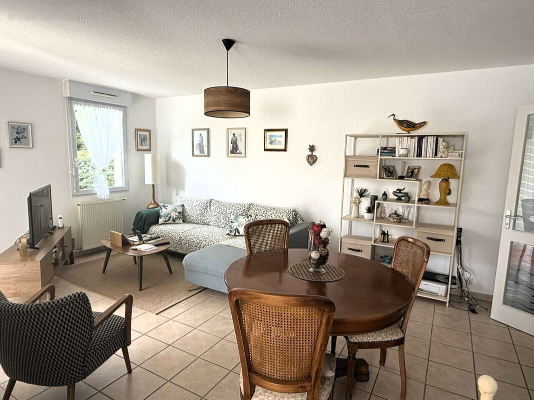 Appartement à SAINT-PANTALEON-DE-LARCHE