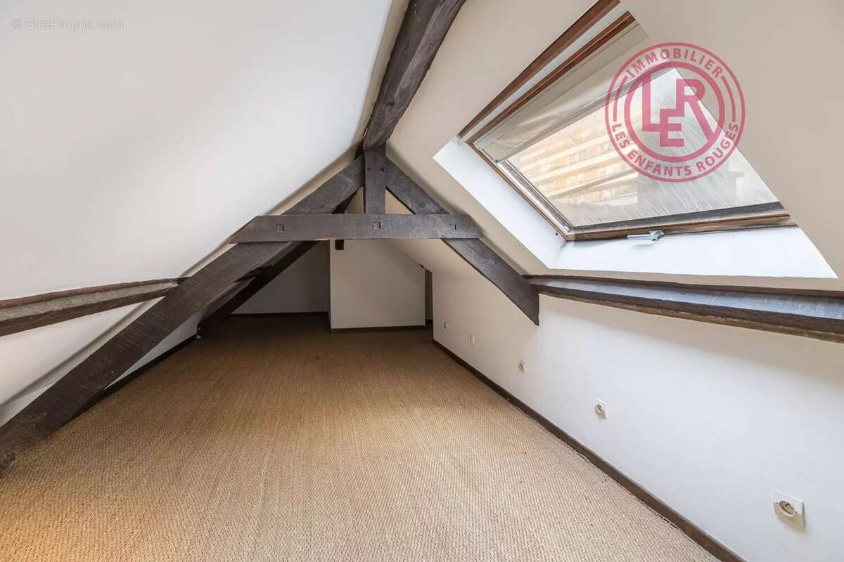 Paris 11ème - Square Gardette - 42,18m2 à rénover comme une maison au 1er et dernier étage - photo 6