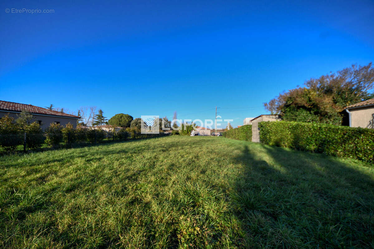 Terrain à GIROUSSENS