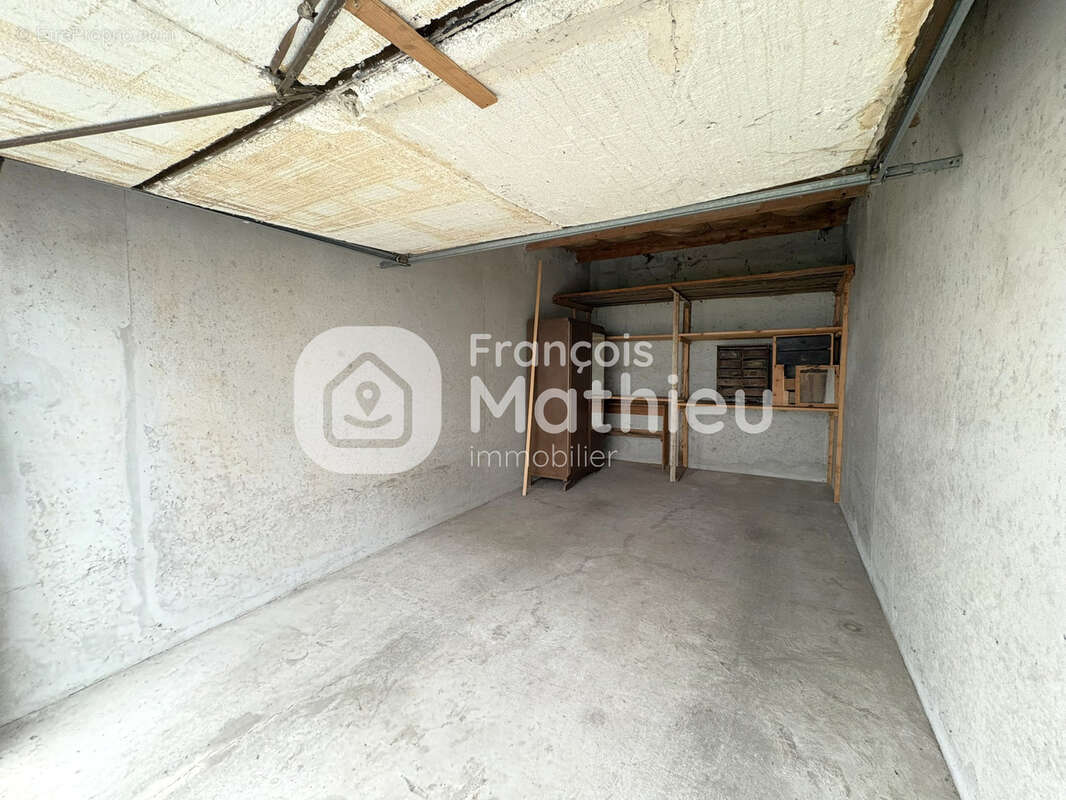 Appartement à PERONNAS