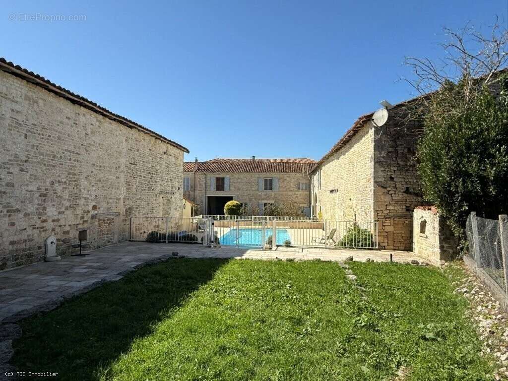 Vaste Maison de Village Avec Piscine Chauffée - photo 41