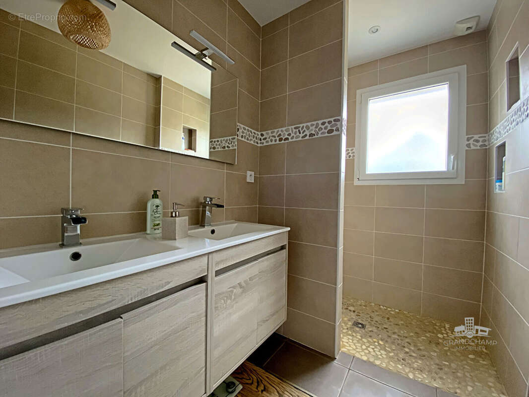 Maison à GRANDCHAMPS-DES-FONTAINES