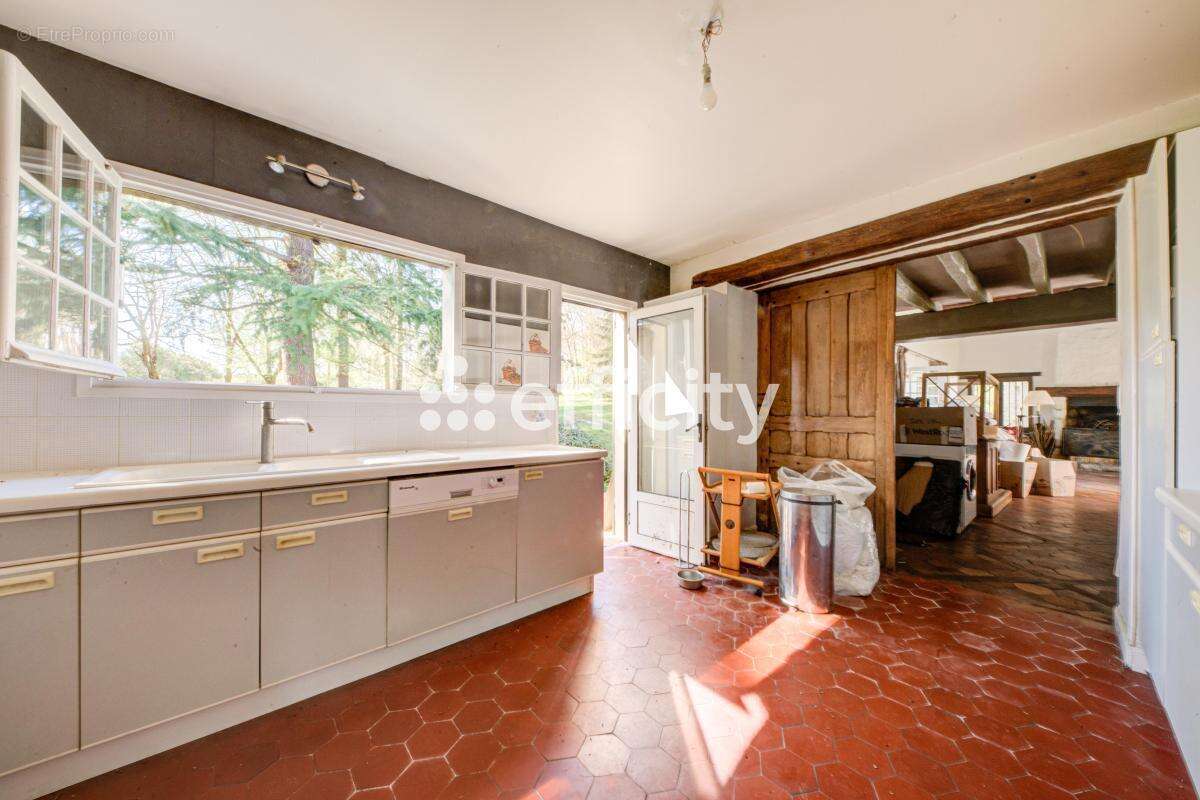 Maison 420 m² à La Boissiere-Ecole  - photo 8