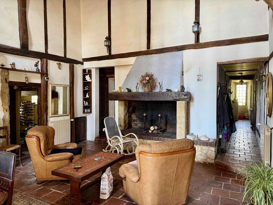 Maison à LE HOUGA