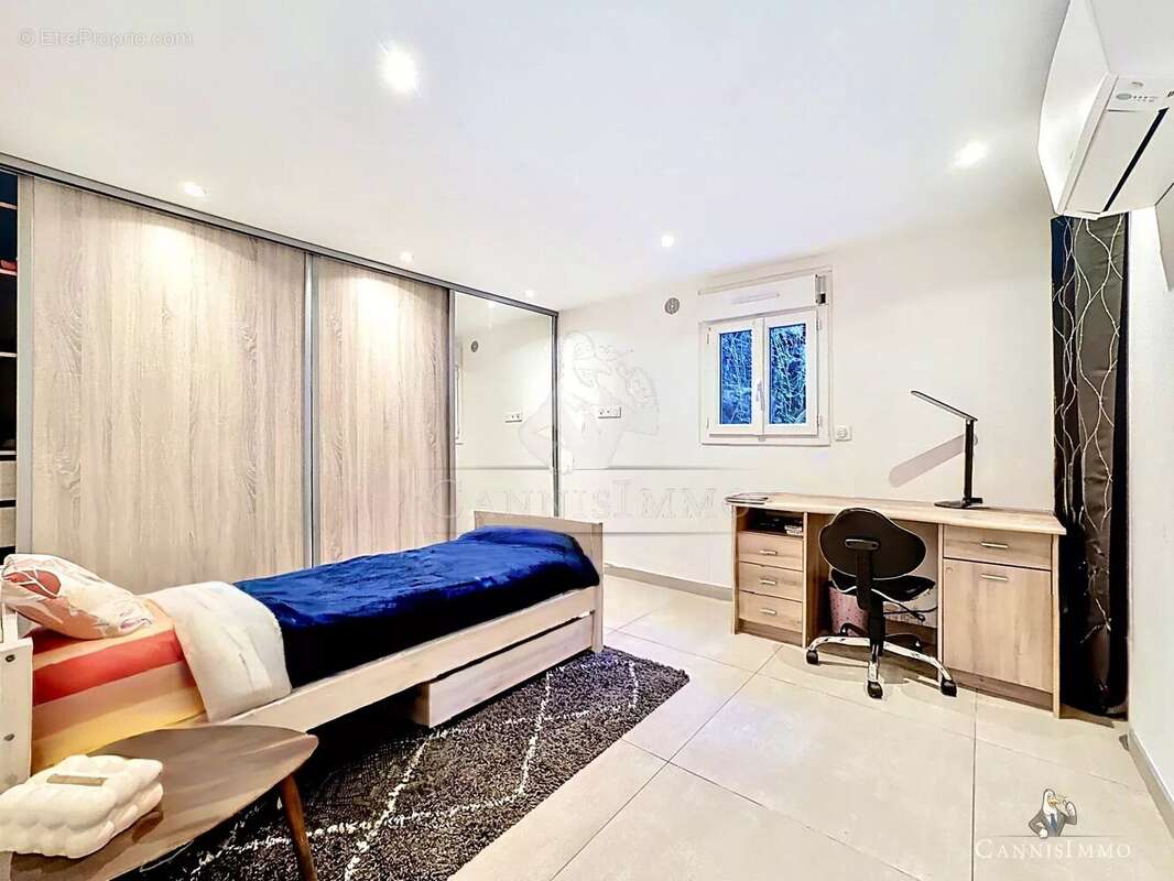 Appartement à AURIBEAU-SUR-SIAGNE