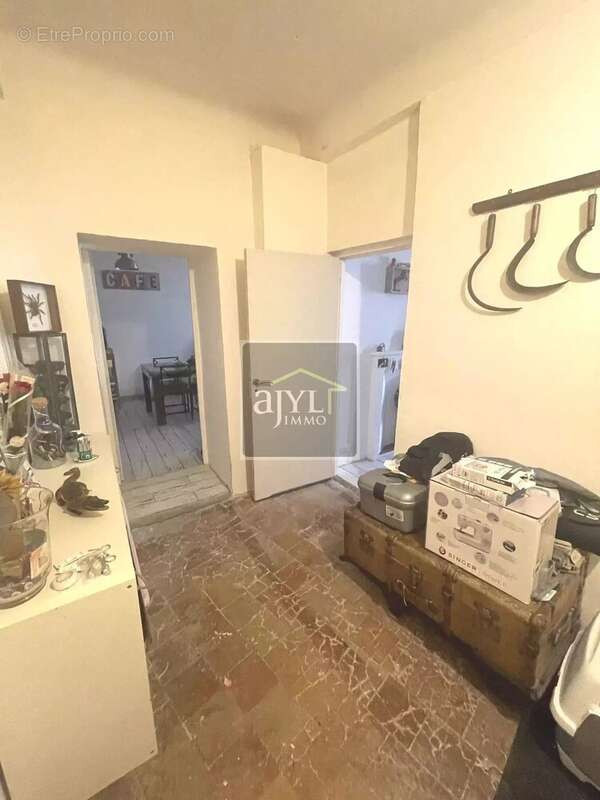 Maison de village 200 m² à Alleins - photo 6