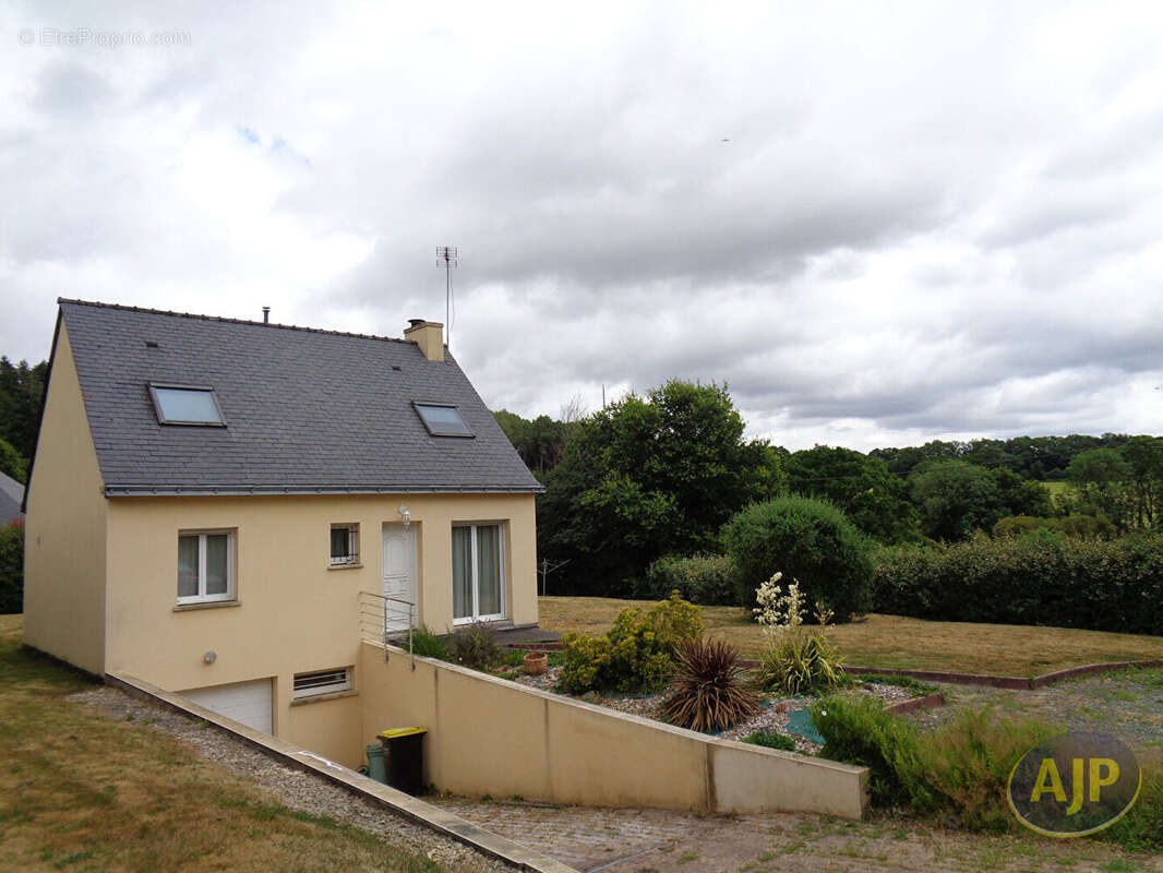 Maison à SERENT
