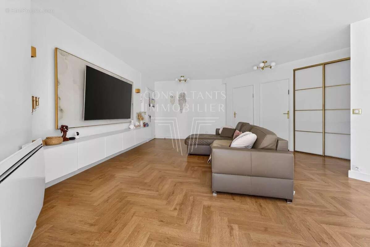 Appartement à LEVALLOIS-PERRET