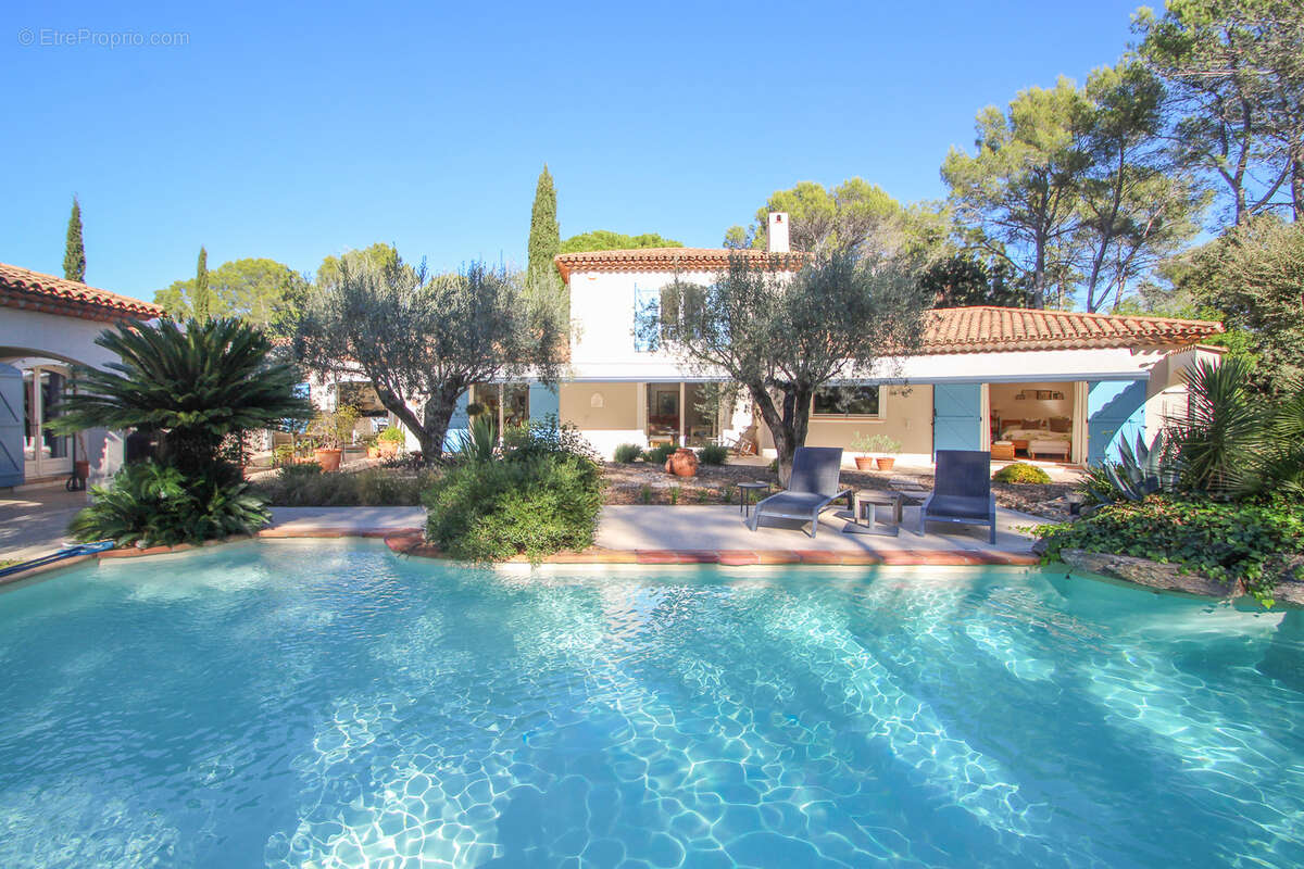 Maison à PUGET-SUR-ARGENS