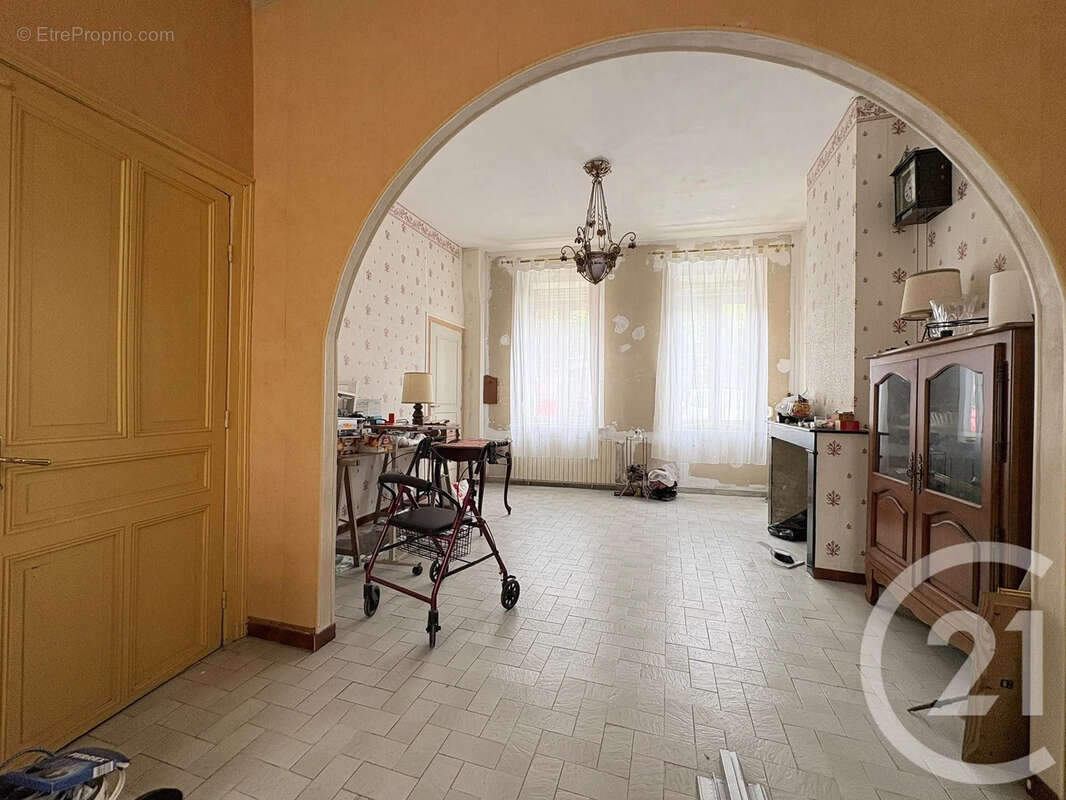 Maison 91 m² à Saint-Quentin  - photo 2