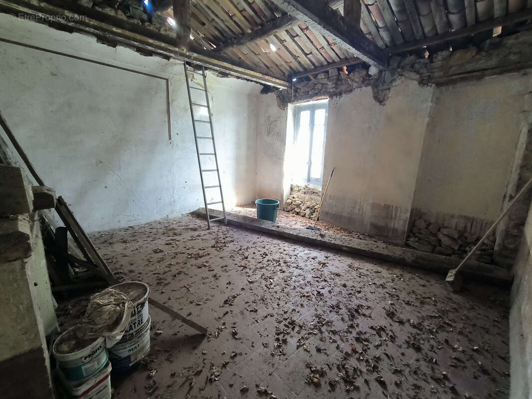 Maison de caractère avec jardin arboré de 1 150 m2   Centre de Saint-Christol-lès-Alès - photo 7