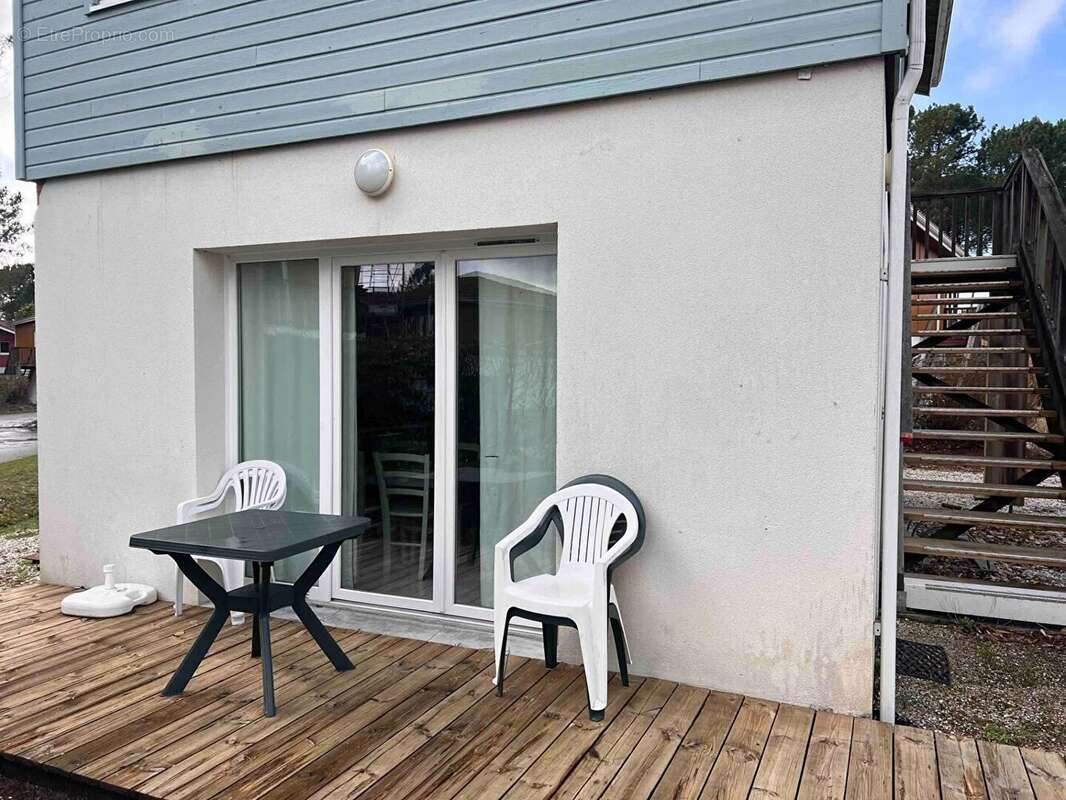 Appartement à PARENTIS-EN-BORN