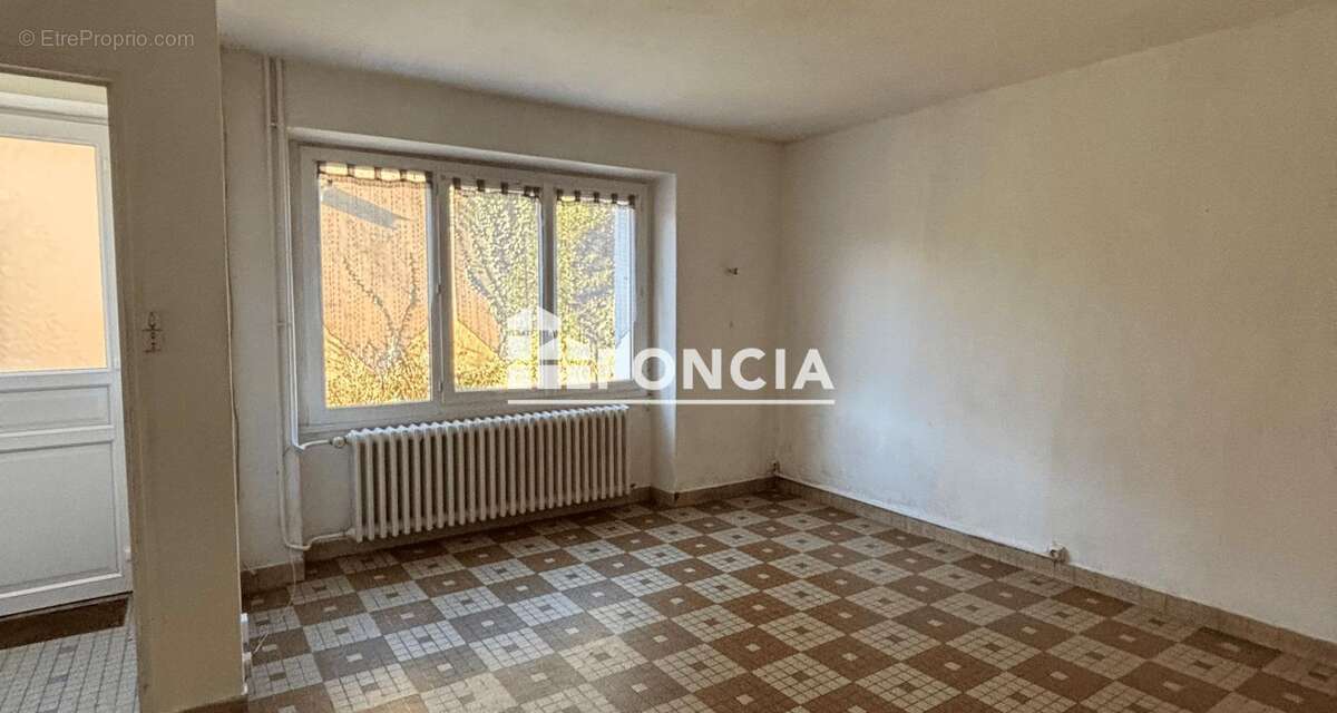 Maison à SAINT-AUBIN-DE-LOCQUENAY