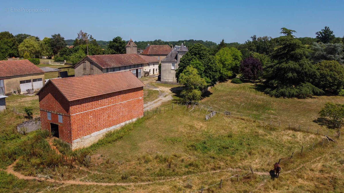 Maison à SAINT-MARTIAL-DE-NABIRAT