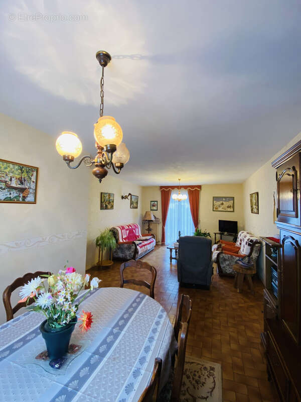 Maison à VILLENEUVE-LA-GUYARD