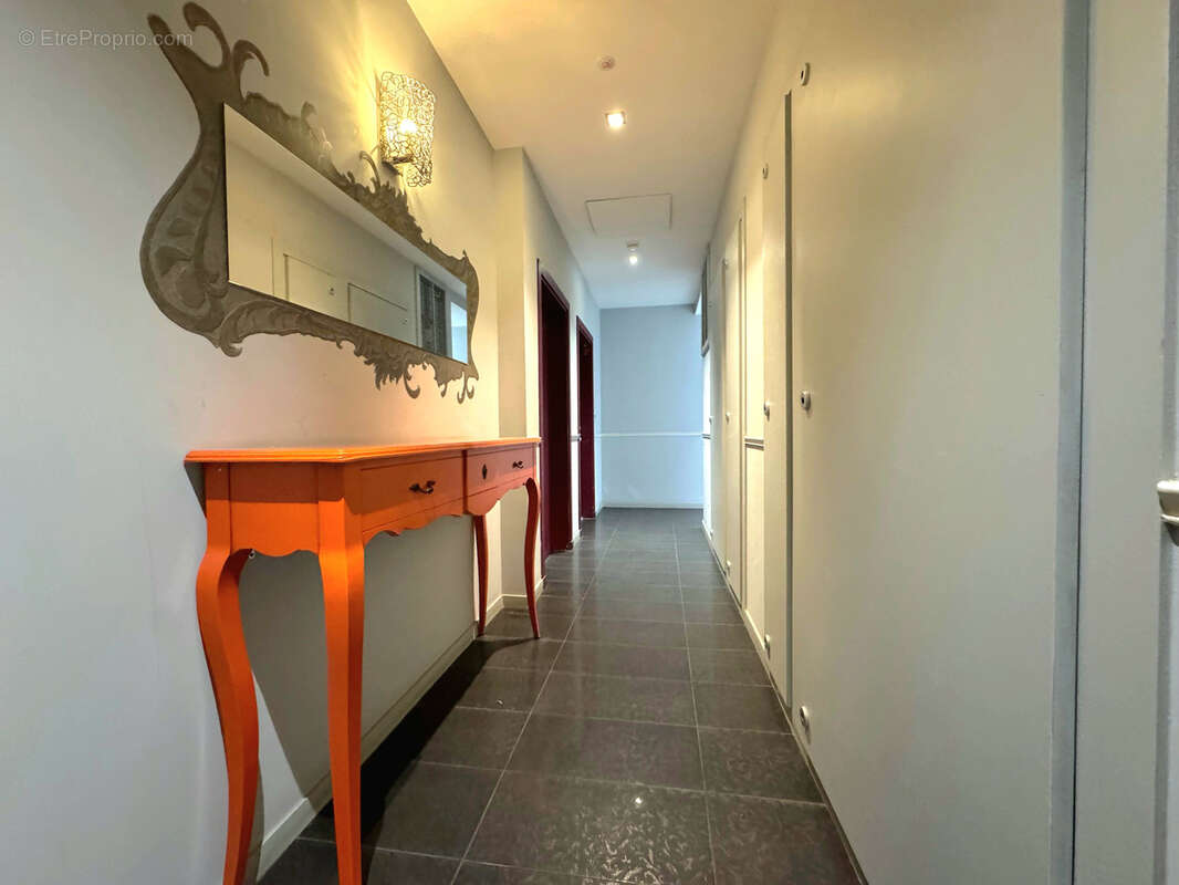 Appartement à MARSEILLE-2E
