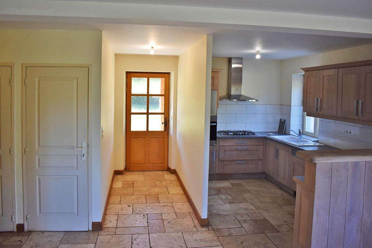 Maison à SAINT-GENIES