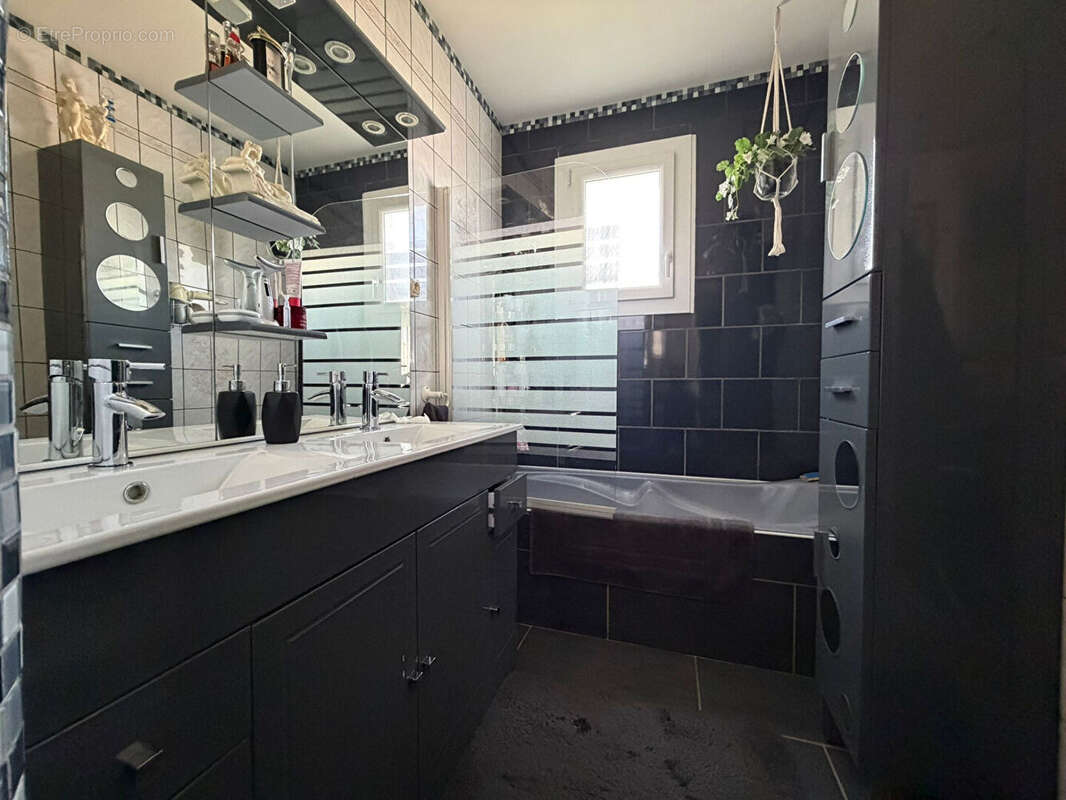 Maison à SAINT-SEBASTIEN-SUR-LOIRE