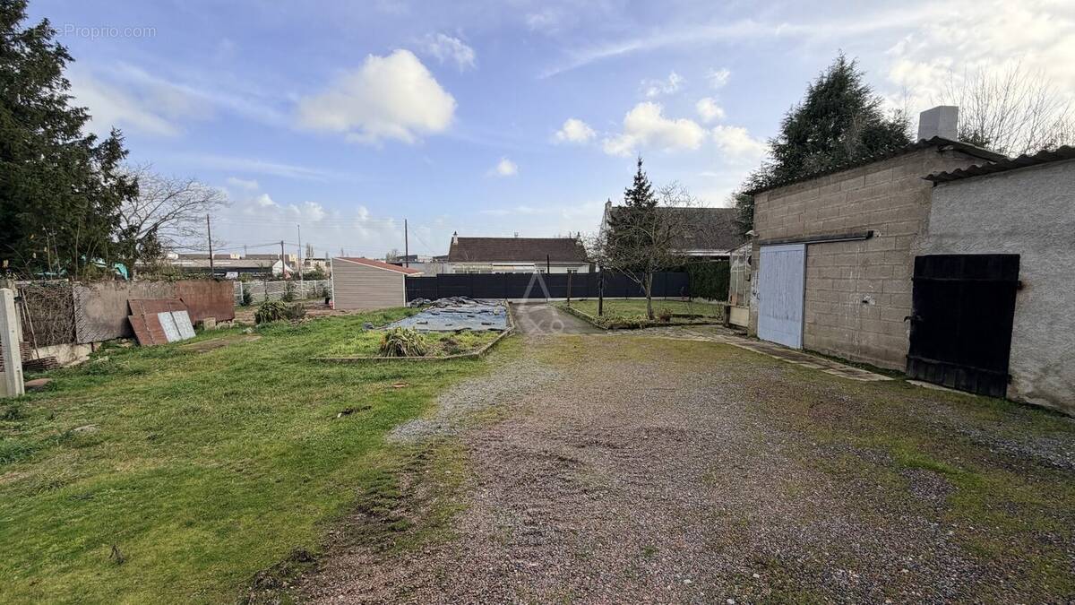 Terrain à bâtir en second rideau d'environ 820 m² - photo 4