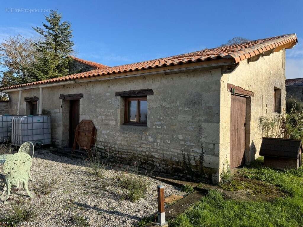 Magnifique Maison de Village 8 Minutes d'Aigre - photo 38