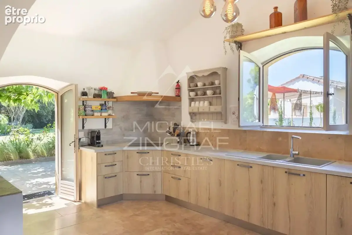 Exclusivité - Superbe mas en pierre avec piscine et tennis entre L'Isle-sur-la-Sorgue et Cavaillon - photo 9