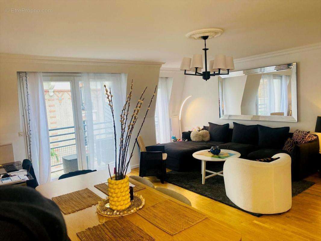 Appartement à LES LILAS