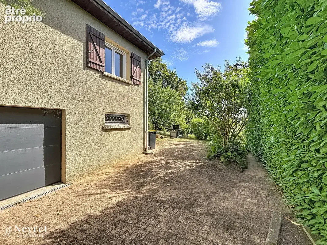 COMMUNAY   Belle maison familiale de 166 m2 sur terrain arboré de 800 m2 - photo 20