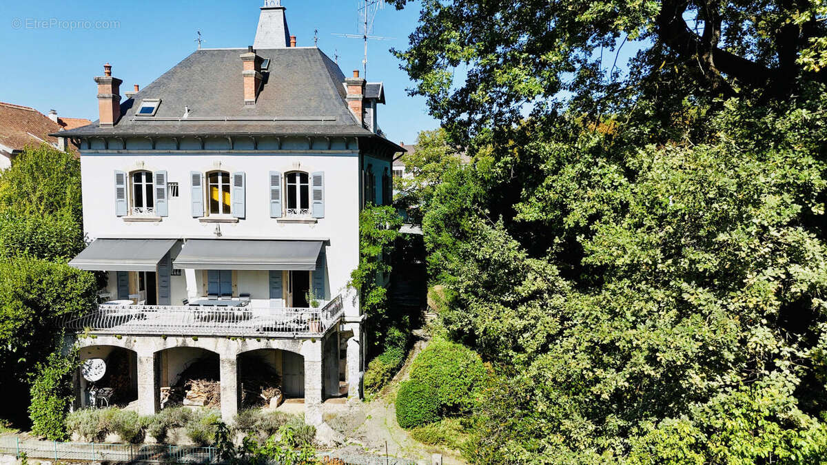 AR + - Maison à SAINT-JULIEN-EN-GENEVOIS