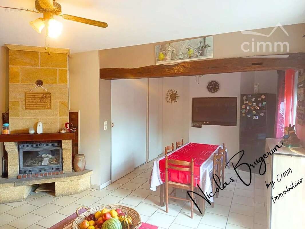 En exclusivité – Ensemble immobilier avec deux habitations, étang et près d’un hectare de terrain - photo 20