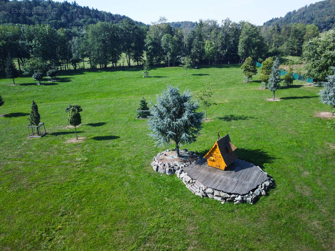 Maison à ROUGEMONT-LE-CHATEAU