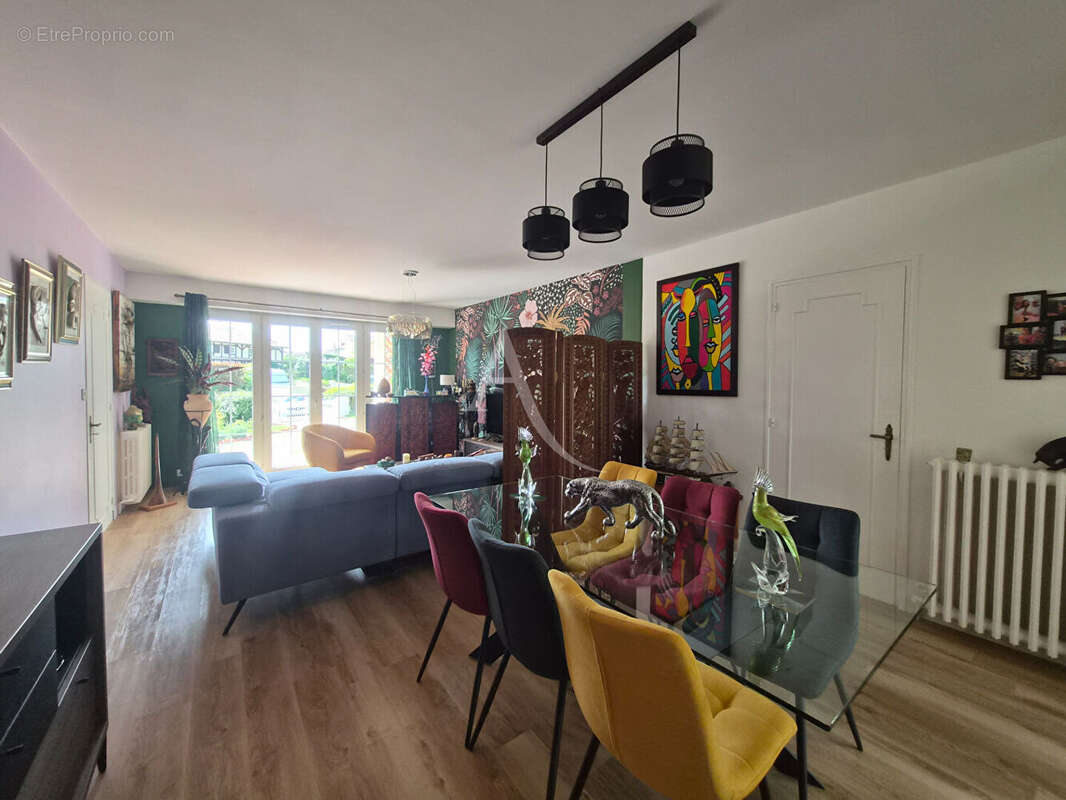 Maison à VILLENEUVE-DE-MARSAN