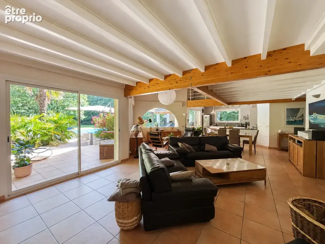 MONTÉLIER   Maison d'architecte de 202 m2 avec piscine 12x6 m sur un parc arboré de 5 266 m2 - photo 8