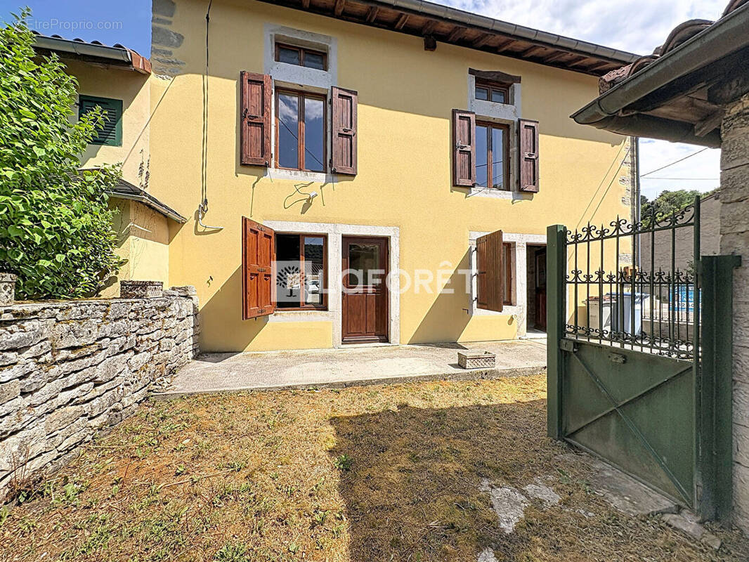 Maison à SAINT-JULIEN