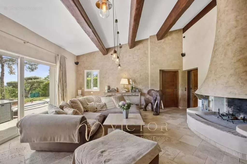 Maison à TOURRETTES-SUR-LOUP