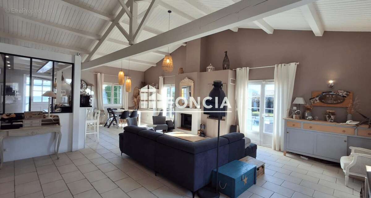 Maison familiale de 175 m² et T2 de 40 m² - photo 2