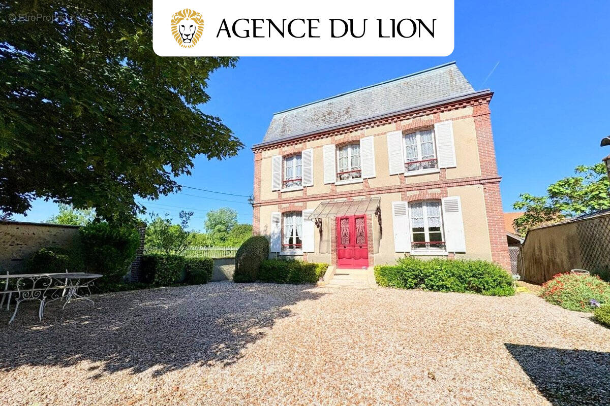 Maison à CHERISY