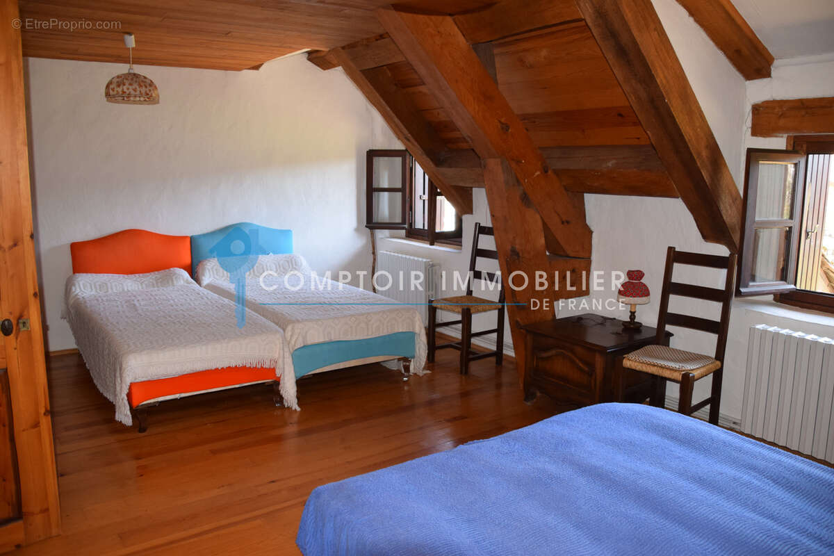 Dépt.(07) - A VENDRE Secteur Le LAC D'ISSARLES - Propriété de 56 ha avec Maison de 270 m2 et Ferme de 340 m2 - photo 7