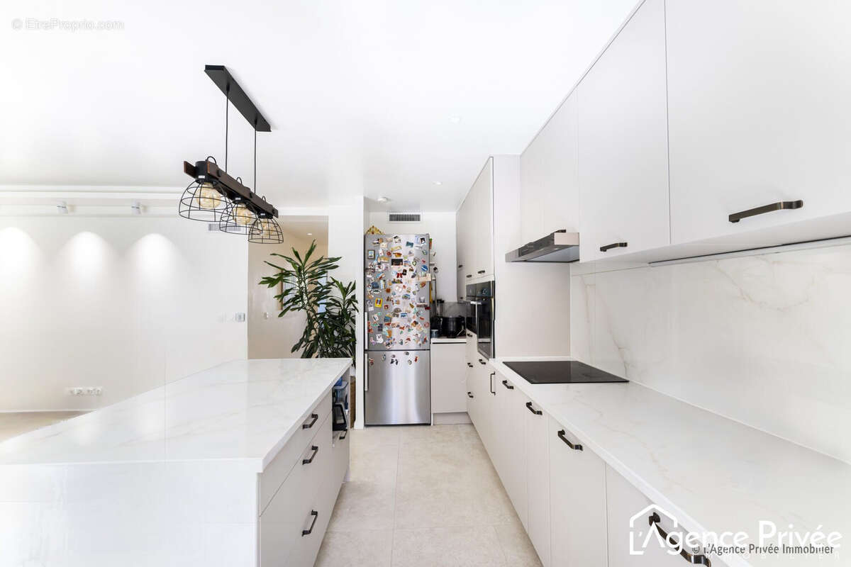 Appartement à SAINT-LAURENT-DU-VAR