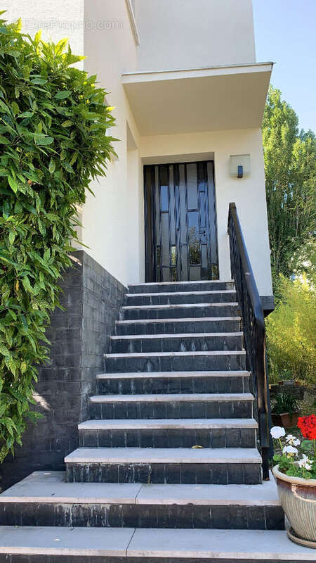 Maison à LA CELLE-SAINT-CLOUD