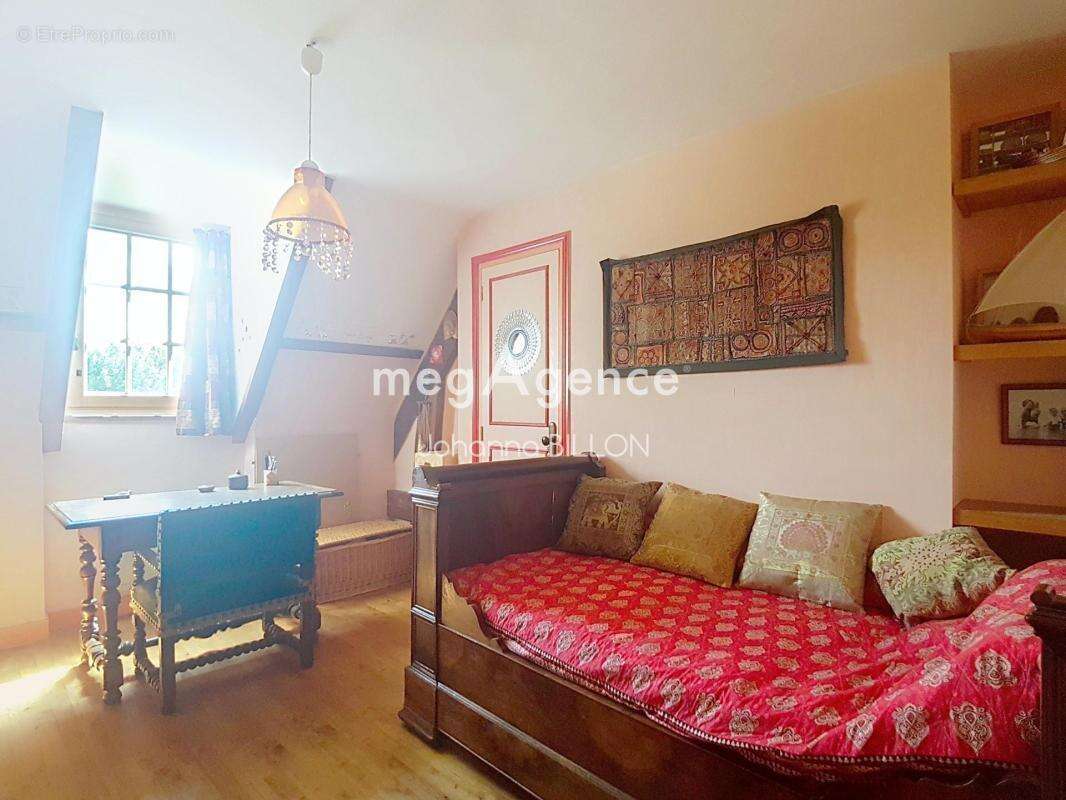 Belle maison familiale avec vie de plain-pied et toiture en ardoise naturelle !! - photo 11